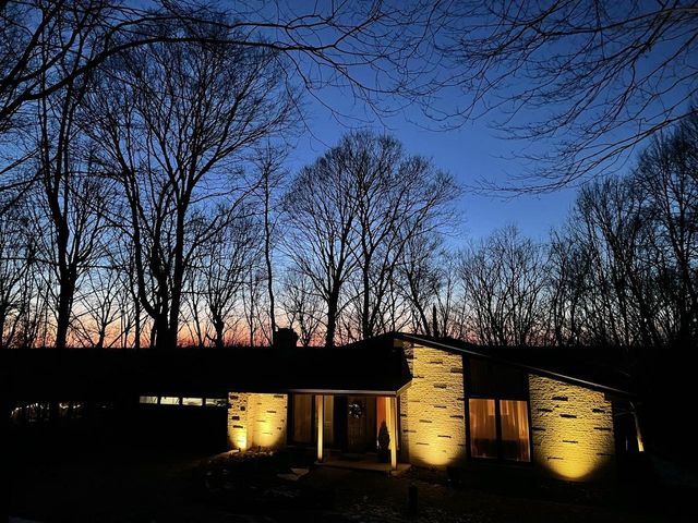 S54W23710 Maple Hill COURT, Waukesha, WI 53189