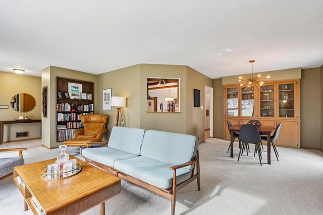 S54W23710 Maple Hill COURT, Waukesha, WI 53189