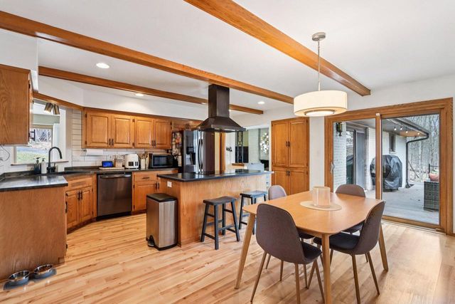 S54W23710 Maple Hill COURT, Waukesha, WI 53189