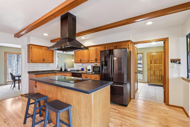 S54W23710 Maple Hill COURT, Waukesha, WI 53189