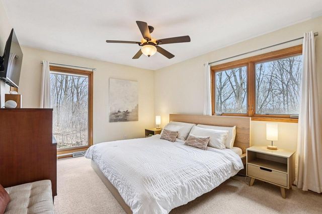 S54W23710 Maple Hill COURT, Waukesha, WI 53189