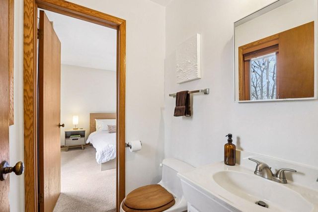 S54W23710 Maple Hill COURT, Waukesha, WI 53189