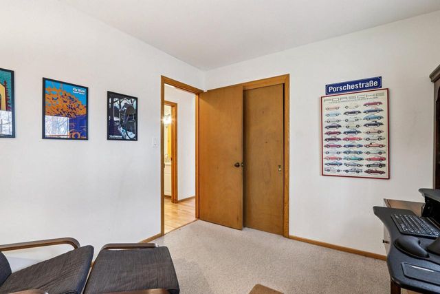 S54W23710 Maple Hill COURT, Waukesha, WI 53189