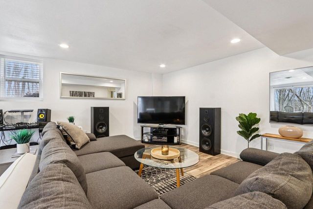 S54W23710 Maple Hill COURT, Waukesha, WI 53189