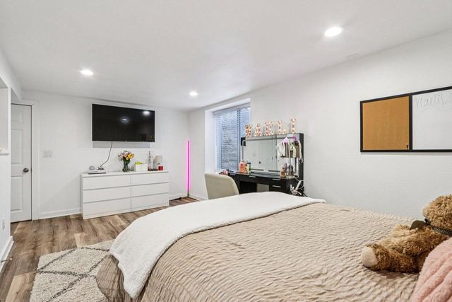 S54W23710 Maple Hill COURT, Waukesha, WI 53189