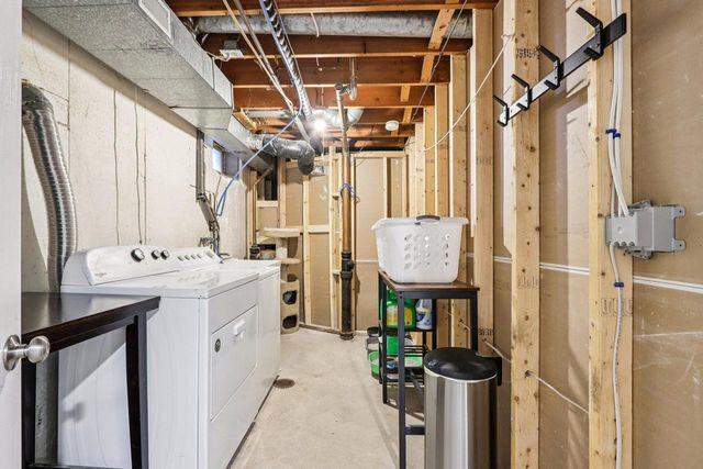 S54W23710 Maple Hill COURT, Waukesha, WI 53189