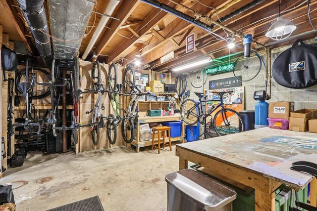 S54W23710 Maple Hill COURT, Waukesha, WI 53189