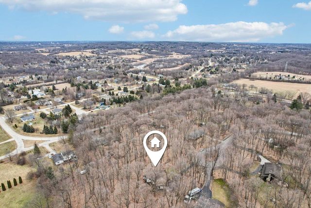 S54W23710 Maple Hill COURT, Waukesha, WI 53189