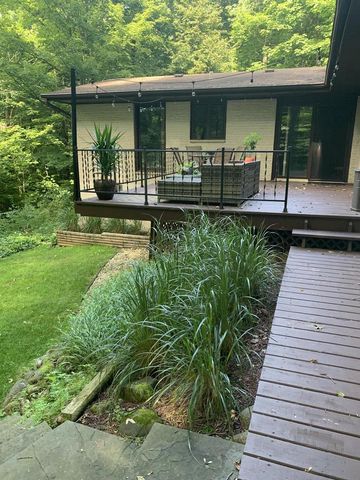 S54W23710 Maple Hill COURT, Waukesha, WI 53189