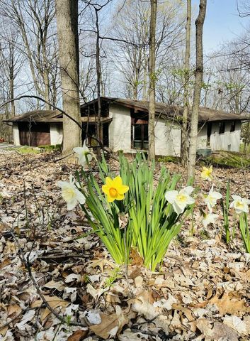 S54W23710 Maple Hill COURT, Waukesha, WI 53189