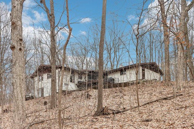 S54W23710 Maple Hill COURT, Waukesha, WI 53189