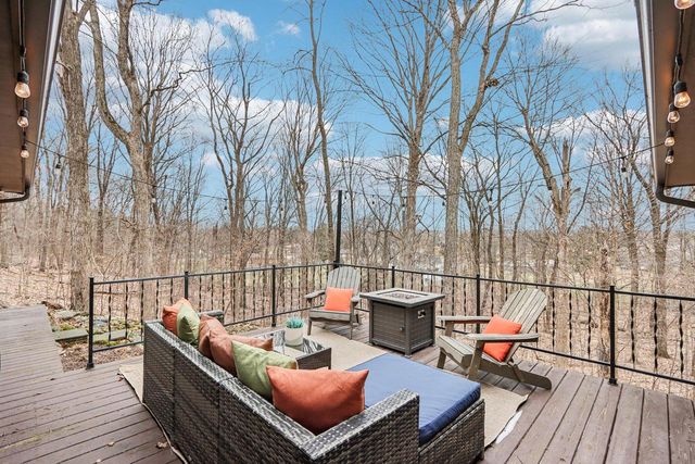 S54W23710 Maple Hill COURT, Waukesha, WI 53189