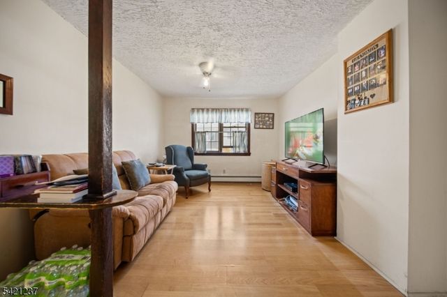 125 Merritt Ave, Bergenfield Boro, NJ 07621