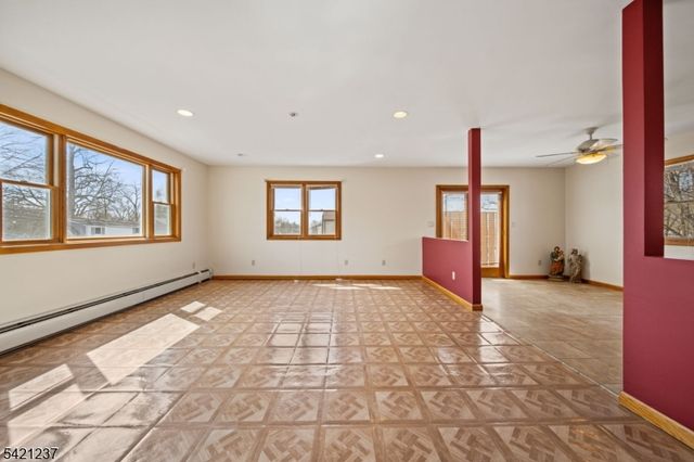 125 Merritt Ave, Bergenfield Boro, NJ 07621