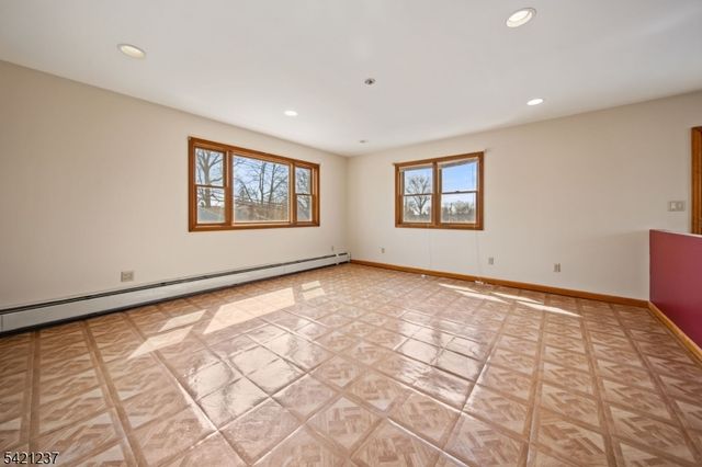 125 Merritt Ave, Bergenfield Boro, NJ 07621