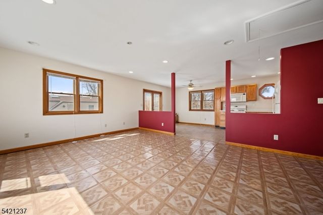 125 Merritt Ave, Bergenfield Boro, NJ 07621
