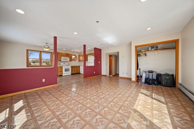 125 Merritt Ave, Bergenfield Boro, NJ 07621