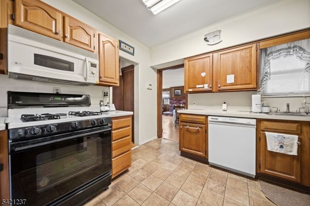 125 Merritt Ave, Bergenfield Boro, NJ 07621