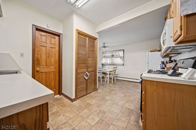 125 Merritt Ave, Bergenfield Boro, NJ 07621