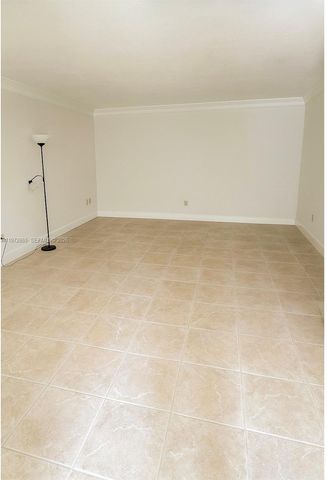 800 NE 199th St 105D, Miami, FL 33179