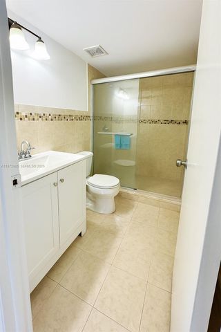 800 NE 199th St 105D, Miami, FL 33179