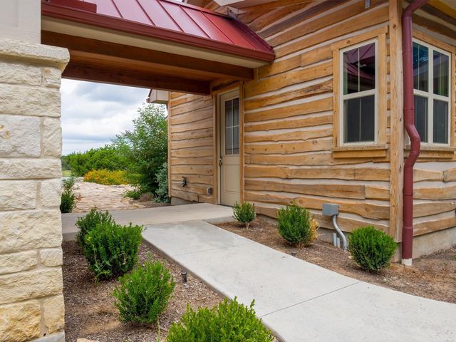 529 Vista Ridge Drive, Round Mountain, TX 78663