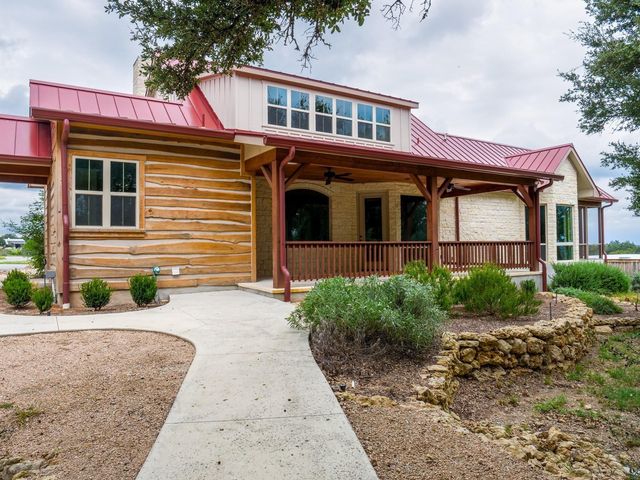 529 Vista Ridge Drive, Round Mountain, TX 78663