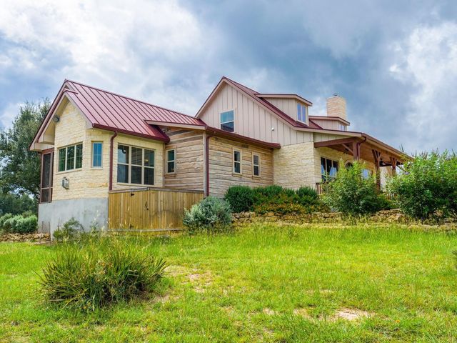 529 Vista Ridge Drive, Round Mountain, TX 78663