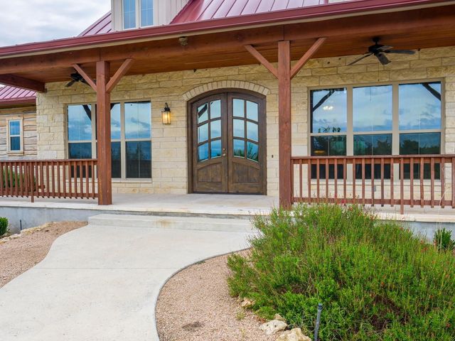 529 Vista Ridge Drive, Round Mountain, TX 78663