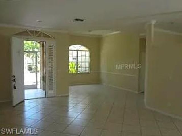 11082 Lakeland CIR, Fort Myers, FL 33913