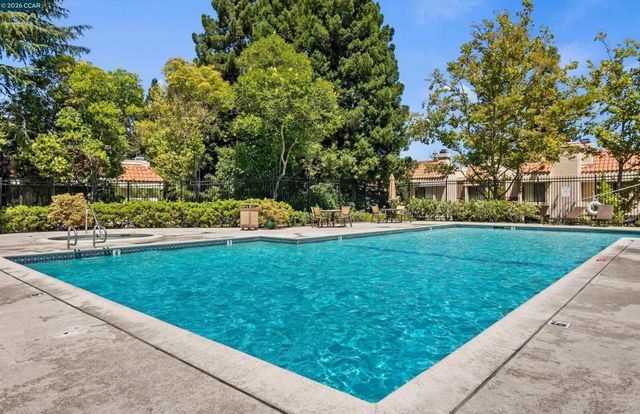 589 Pimlico Ct, Walnut Creek, CA 94597