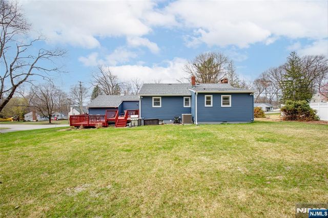 95 Page Drive, Oakland, NJ 07436
