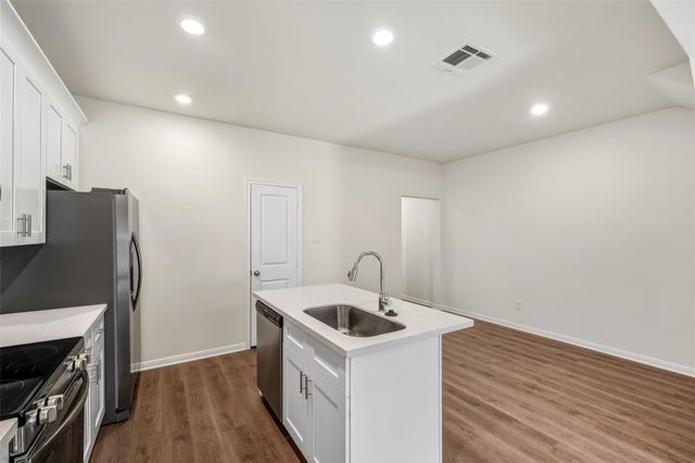 714 W Dallas Street, Conroe, TX 77301