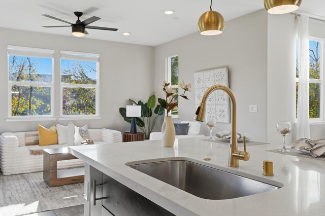 477 Mitchell Ave, Alameda, CA 94501