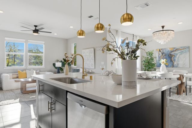 477 Mitchell Ave, Alameda, CA 94501