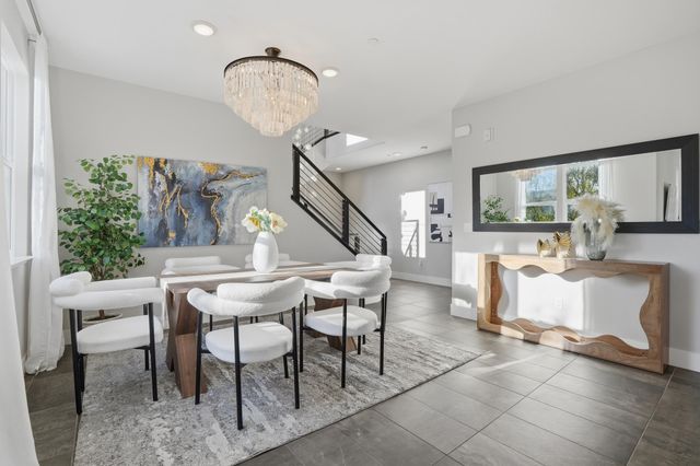 477 Mitchell Ave, Alameda, CA 94501