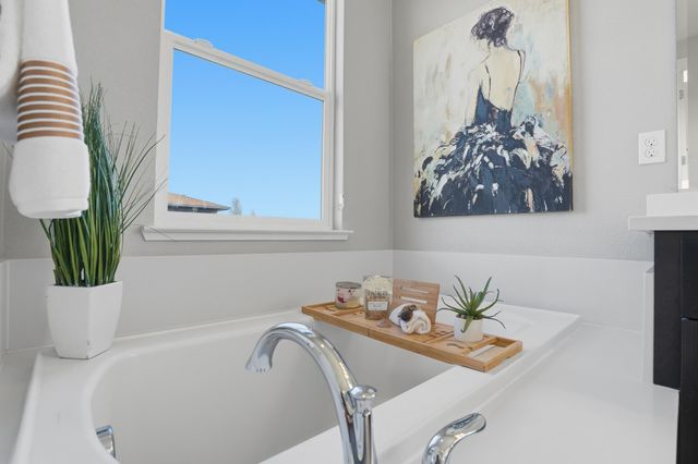 477 Mitchell Ave, Alameda, CA 94501