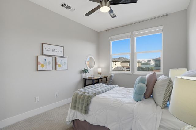 477 Mitchell Ave, Alameda, CA 94501