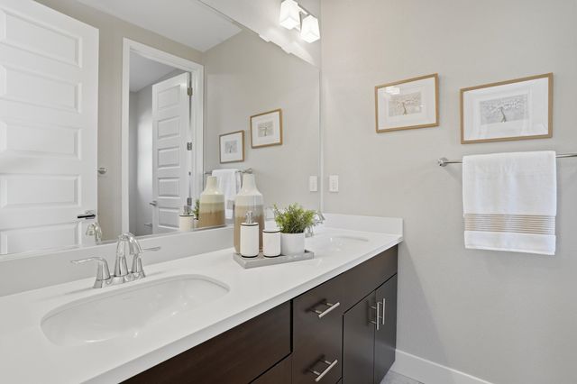 477 Mitchell Ave, Alameda, CA 94501