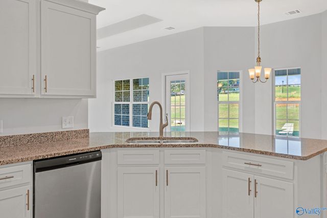 112 Ridgeland Trail, Huntsville, AL 35810