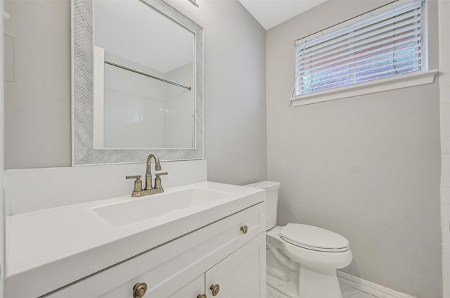 107 Stratmore Drive, Friendswood, TX 77546