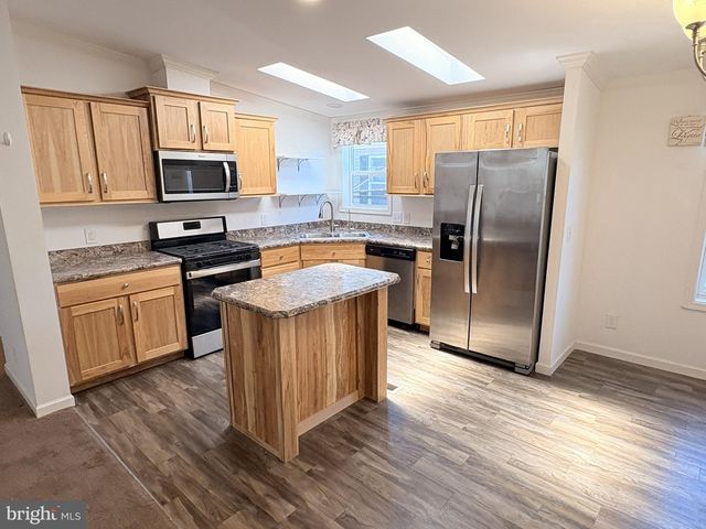 22 BALTIMORE DR., Manahawkin, NJ 08050