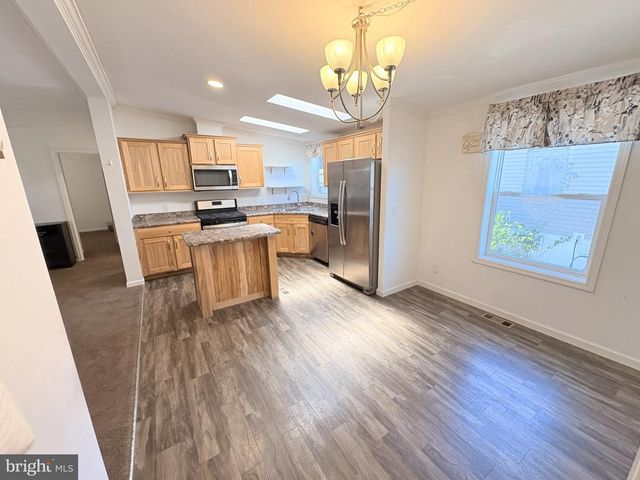 22 BALTIMORE DR., Manahawkin, NJ 08050