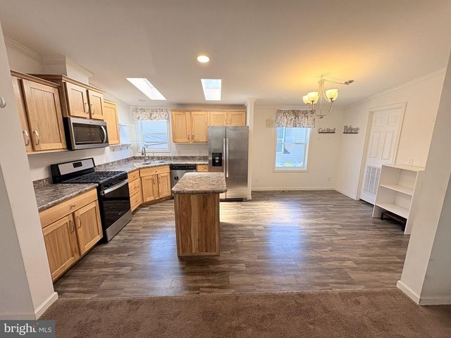 22 BALTIMORE DR., Manahawkin, NJ 08050