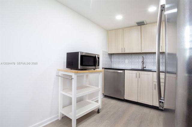 1301 SW 135th Ter 205J, Pembroke Pines, FL 33027
