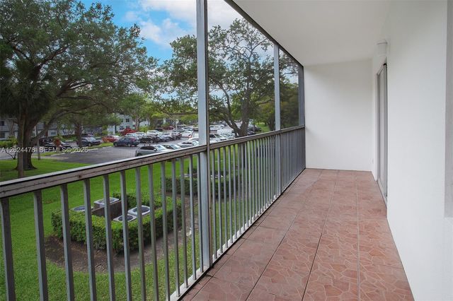 1301 SW 135th Ter 205J, Pembroke Pines, FL 33027