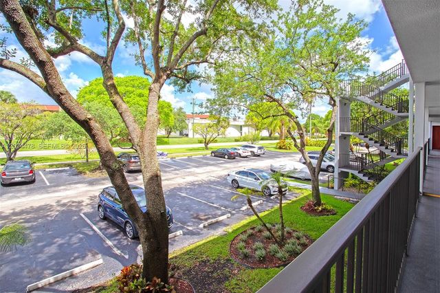 1301 SW 135th Ter 205J, Pembroke Pines, FL 33027