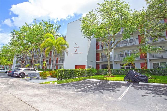 1301 SW 135th Ter 205J, Pembroke Pines, FL 33027