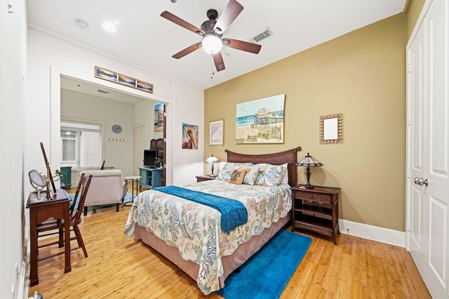 2208 Post Office Street 305, Galveston, TX 77550