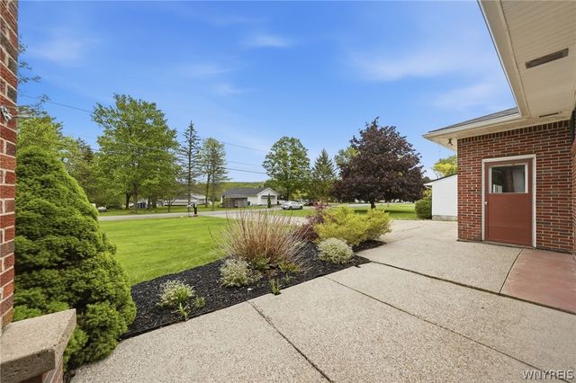 5676 Homestead Road, Boston, NY 14075